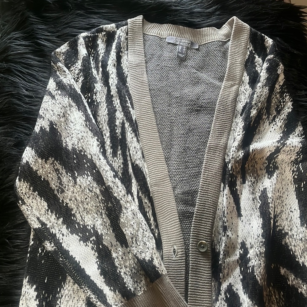 Lisa Rinna, cardigan size M.